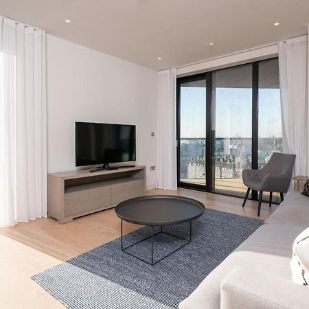 Modern Family Home Close To Victoria Station By Underthedoormat Londra Esterno foto