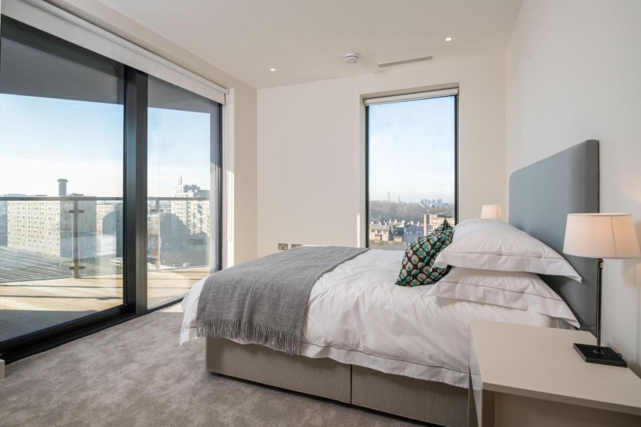 Modern Family Home Close To Victoria Station By Underthedoormat Londra Esterno foto