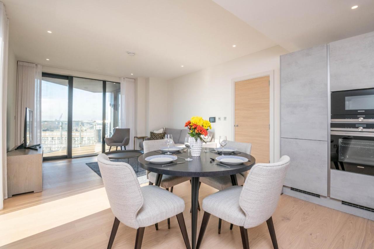 Modern Family Home Close To Victoria Station By Underthedoormat Londra Esterno foto